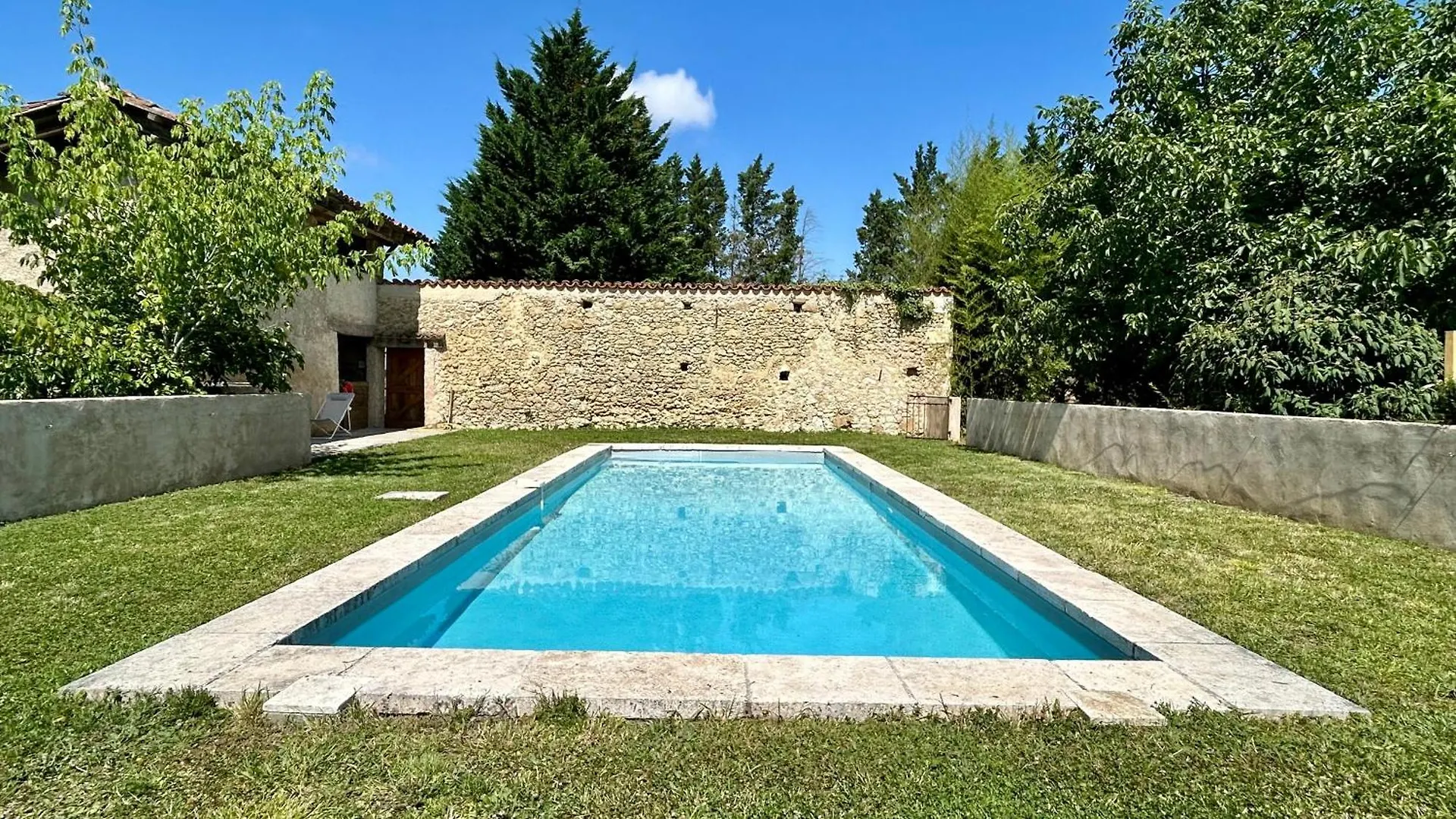 Gite En Dame With Private Pool Crastes